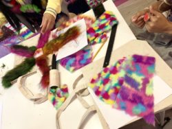 tote bags beplakt met imitatiebont