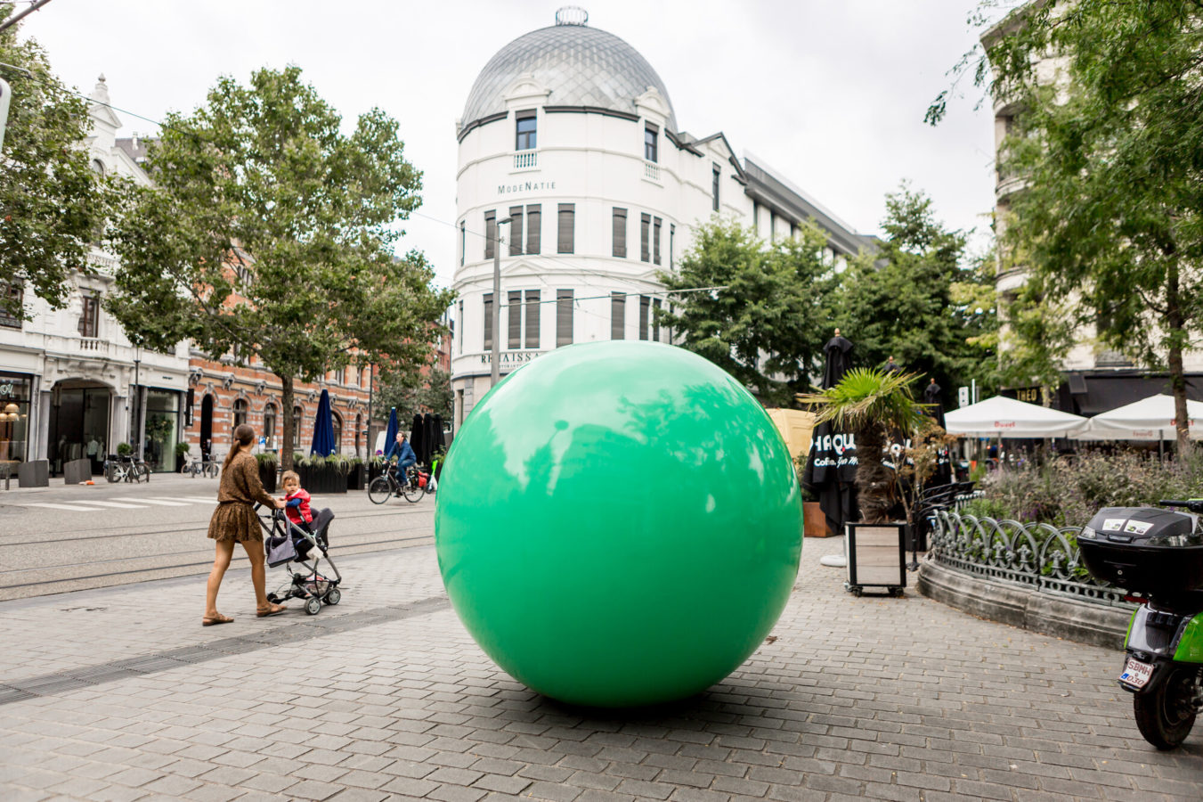 ‘Fashion Balls’, fashion culture throughout the city / MoMu Fashion