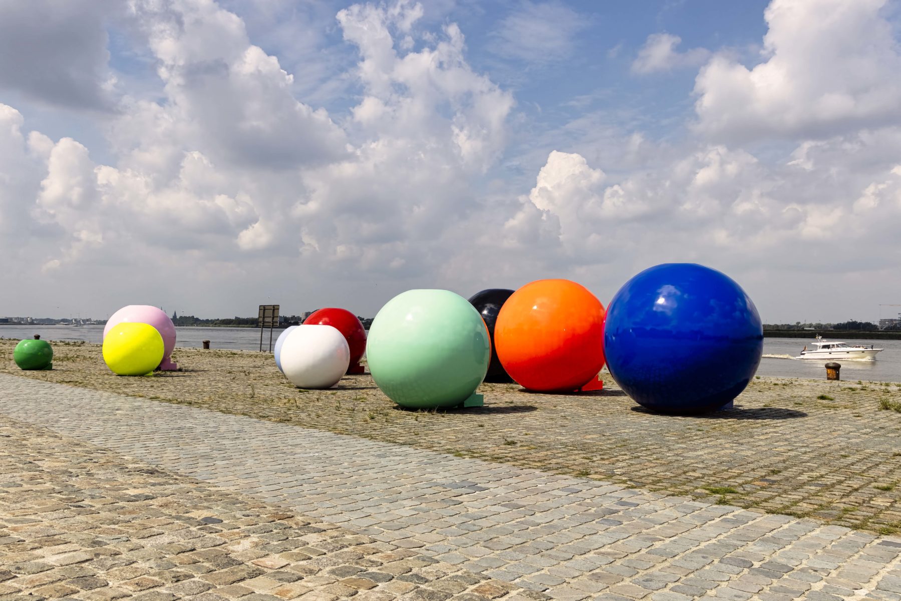 ‘Fashion Balls’, fashion culture throughout the city / MoMu Fashion