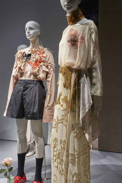 Silhouettes with floral elements.